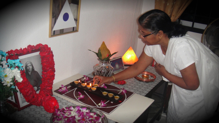 4 Light Up Astha Deepam by Mei Ganaselvi Santhabai Thervathas